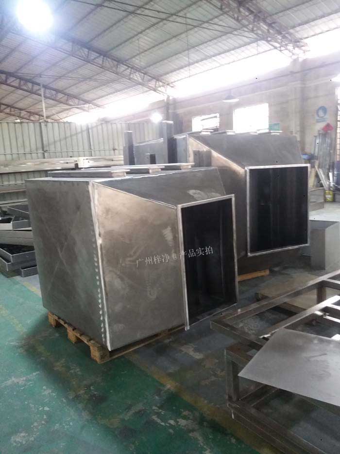 增壓新風柜可根據不同的通風管道布局，訂做不同的進出風口方向的風柜；